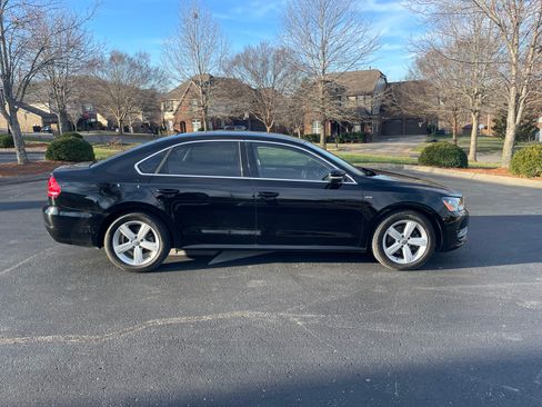 Used 2015 Volkswagen Passat 1.8T Limited Edition image 18