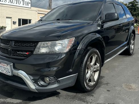 Used 2017 Dodge Journey Crossroad image 1