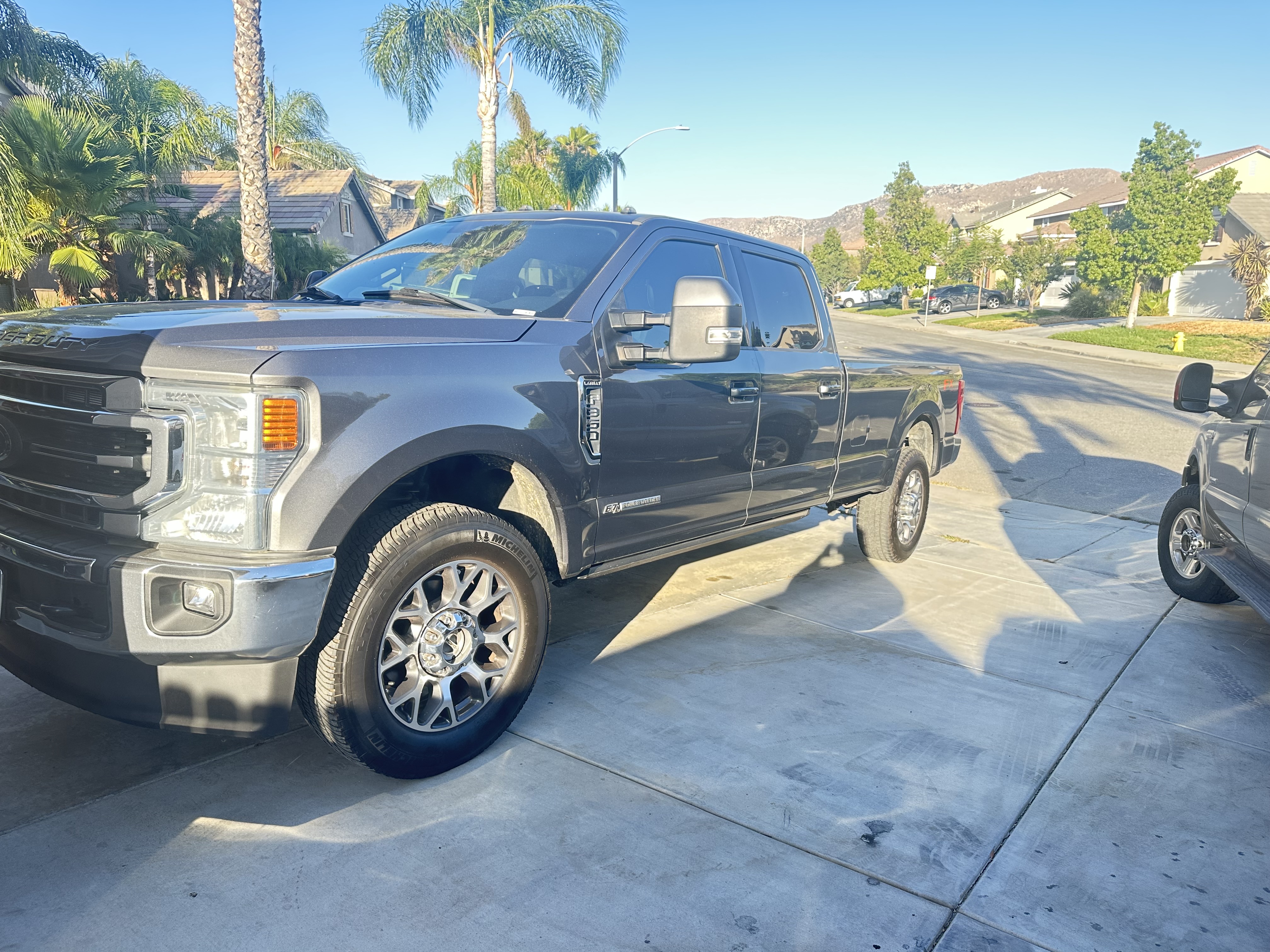 Used 2022 Ford F350 Lariat w/ Lariat Ultimate Package AWD/4WD image 6
