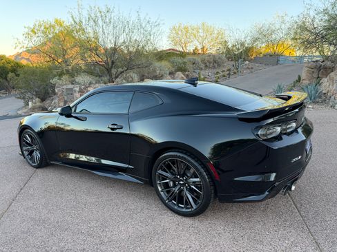 Used 2019 Chevrolet Camaro ZL1 image 11