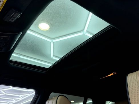 Used 2012 Land Rover Range Rover Supercharged image 15