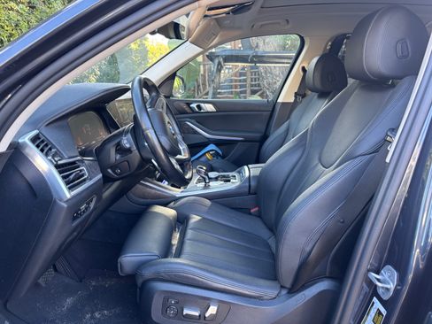 Used 2021 BMW X7 xDrive40i w/ Premium Package image 11