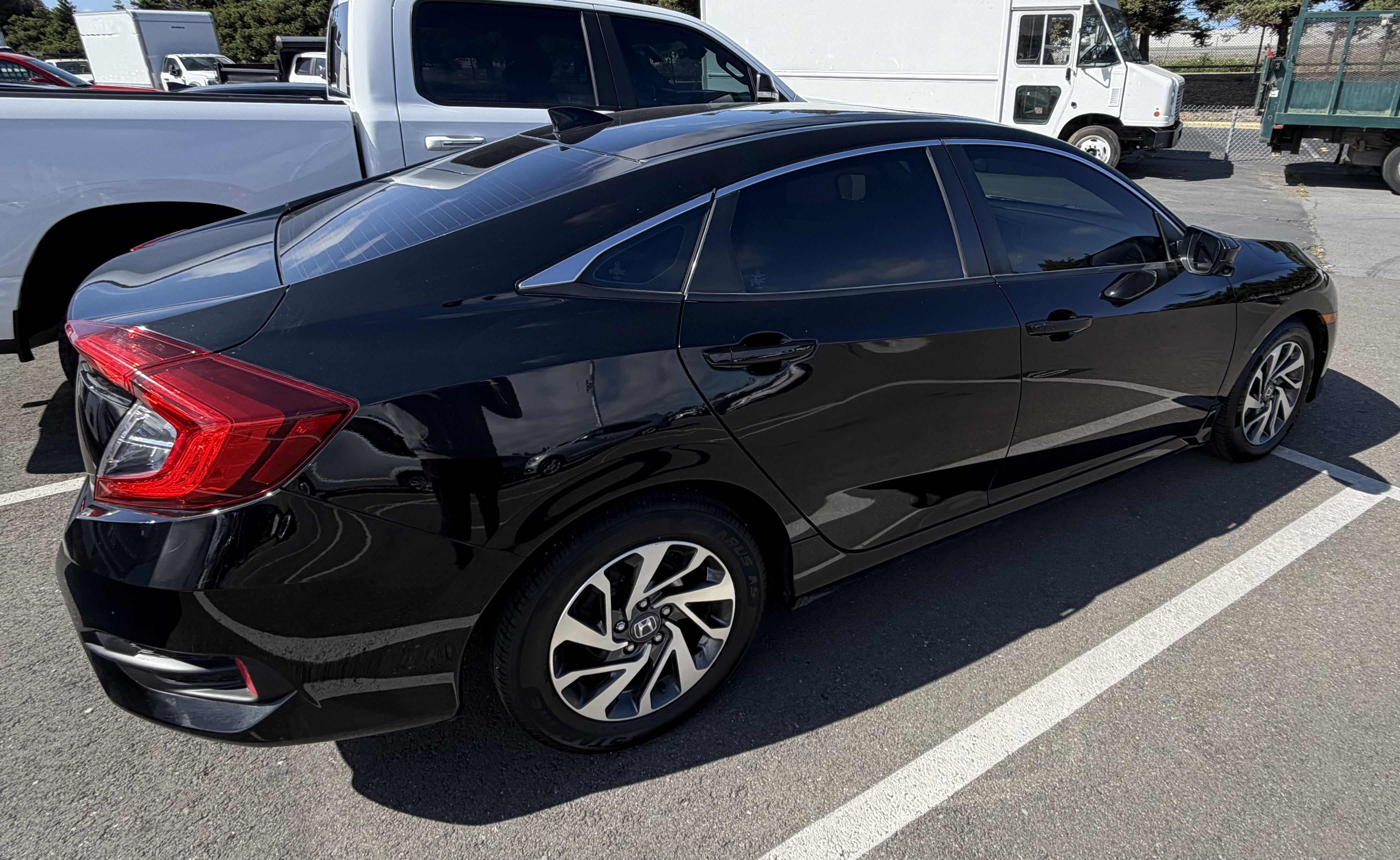 Used 2018 Honda Civic EX image 2