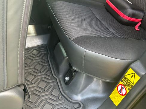 Used 2008 Toyota FJ Cruiser 2WD w/ Upgrade Pkg 2 image 12