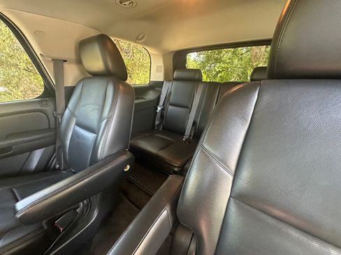 Used 2011 Chevrolet Tahoe LTZ RWD image 13