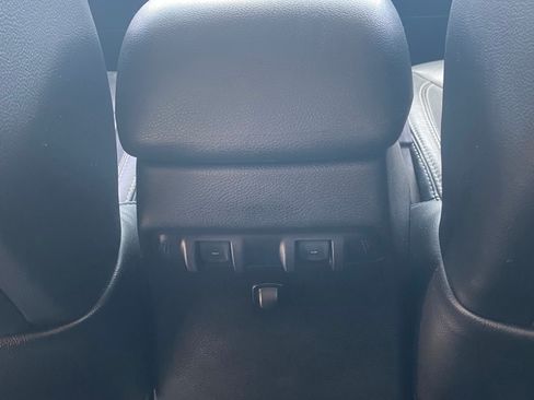 Used 2015 Jeep Wrangler Unlimited Sahara image 16