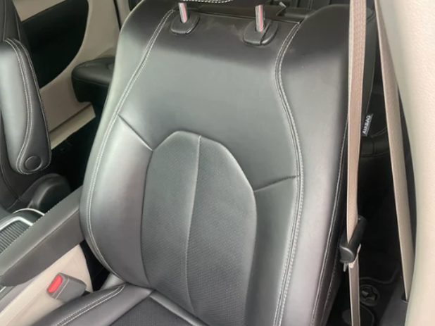 Used 2023 Chrysler Pacifica Touring-L w/ Uconnect Theater Family Group AWD/4WD image 15