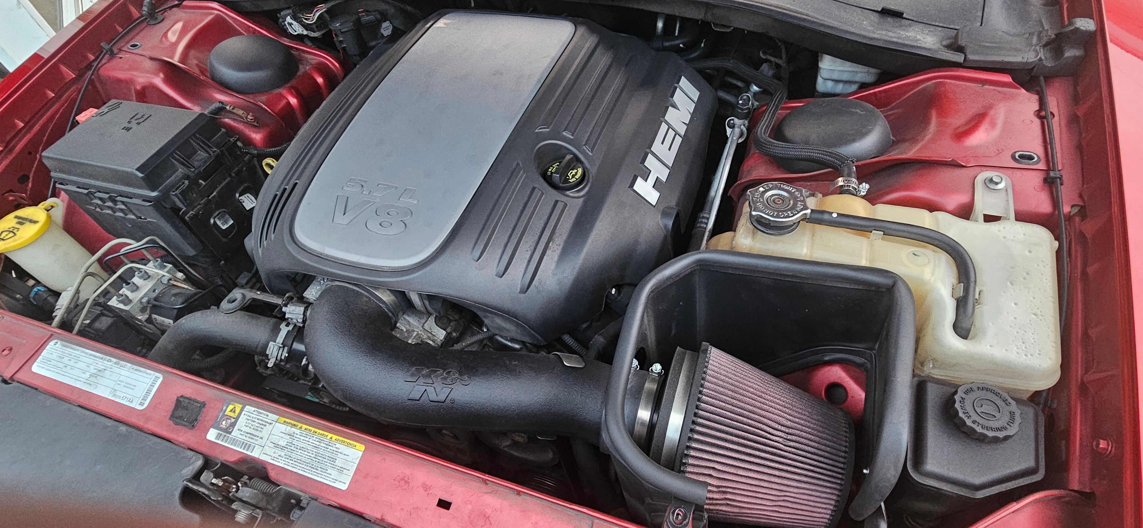 Used 2009 Chrysler 300 C RWD image 18