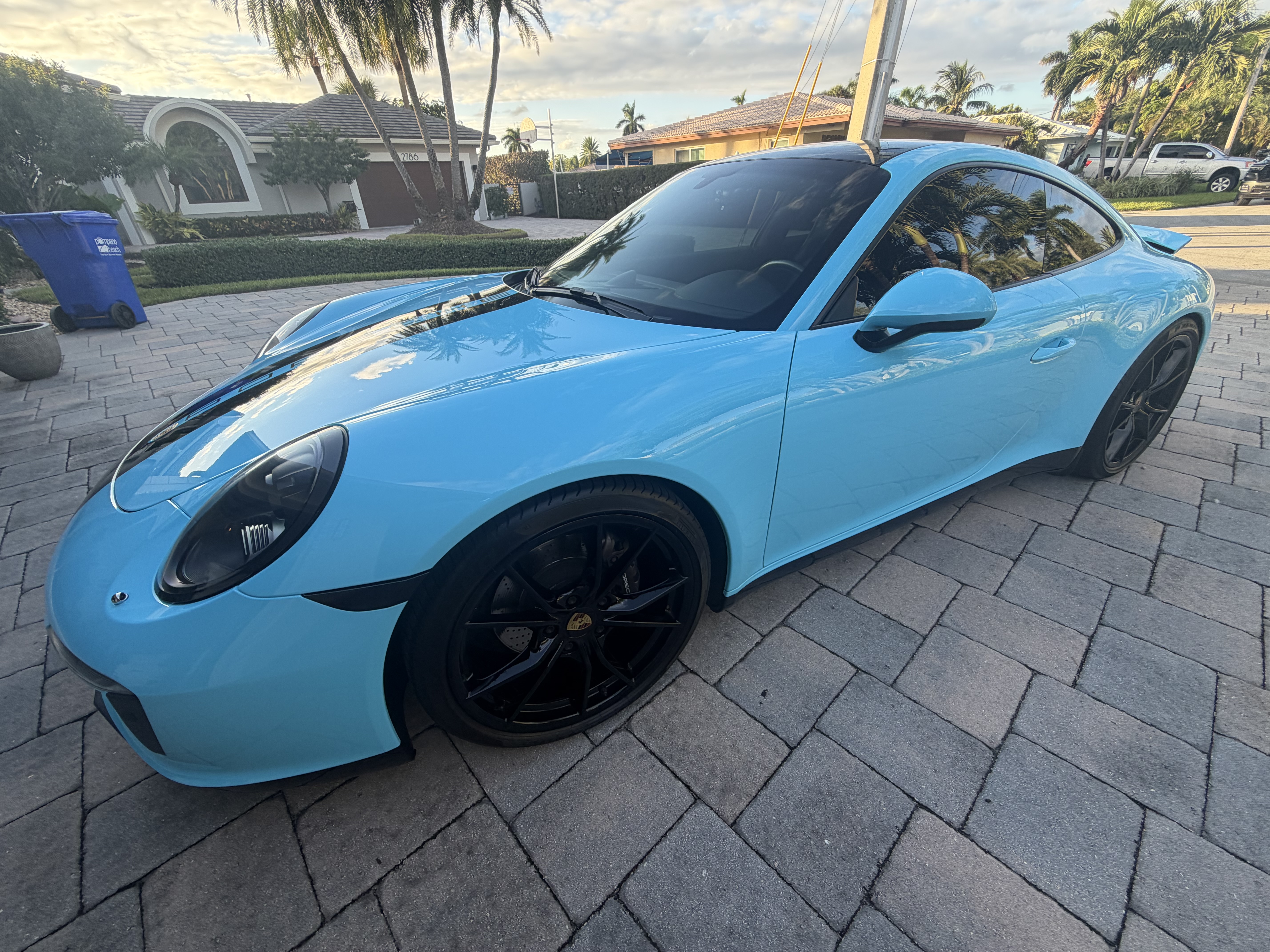 Used 2017 Porsche 911 Carrera RWD image 2