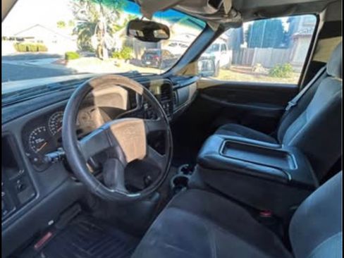 Used 2005 Chevrolet Silverado 2500 LS AWD/4WD image 8