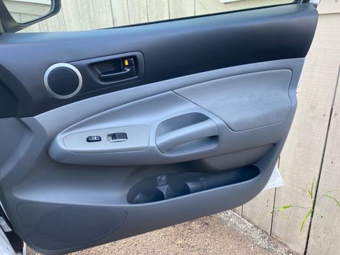 Used 2005 Toyota Tacoma 2WD Access Cab image 14