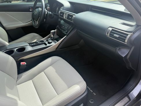 Used 2014 Lexus IS 250 RWD image 13