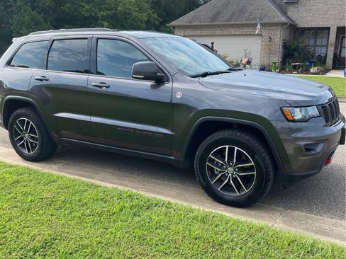 Used 2019 Jeep Grand Cherokee Trailhawk image 4