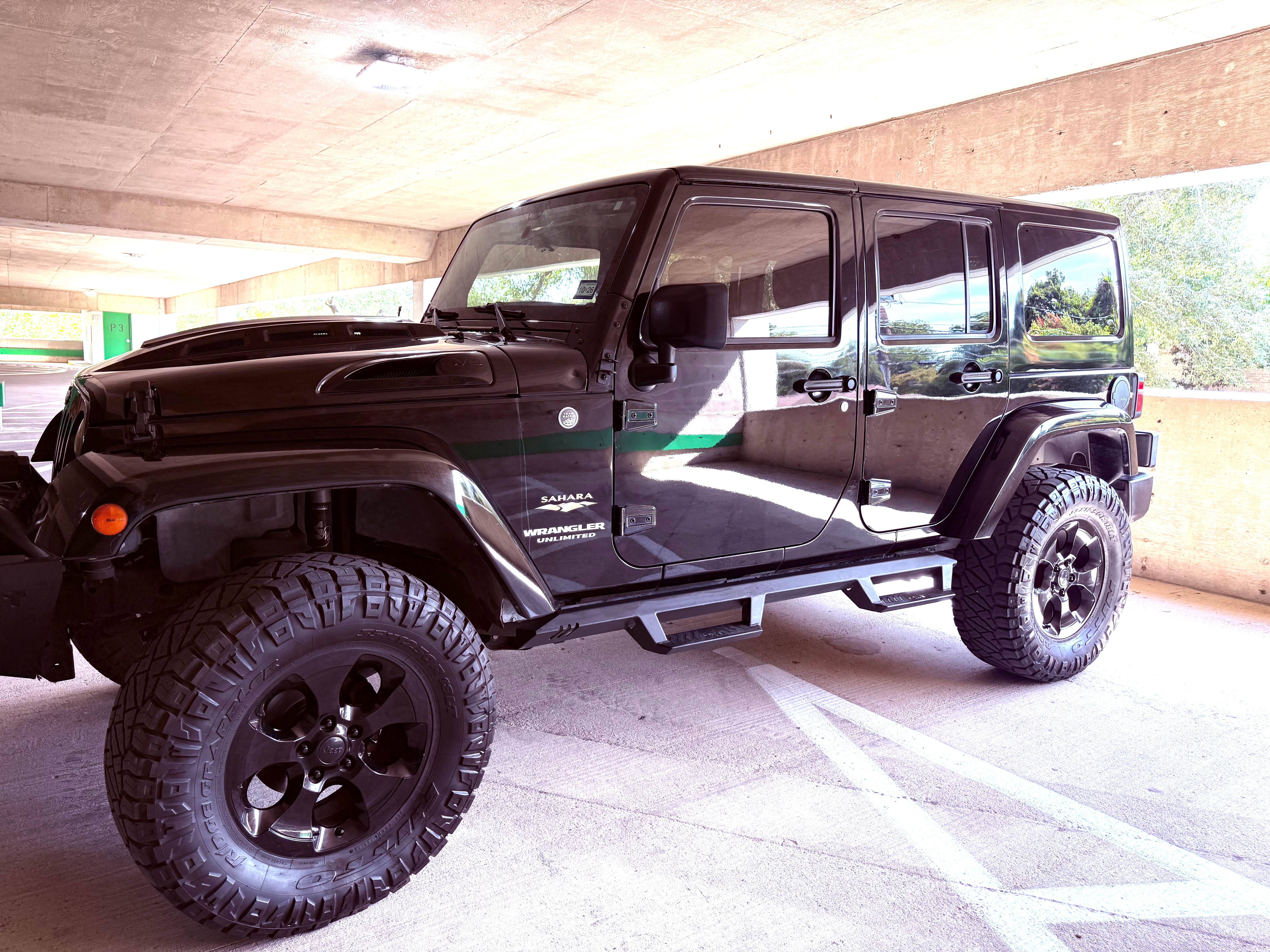 Used 2015 Jeep Wrangler Unlimited Sahara w/ Connectivity Group AWD/4WD image 1