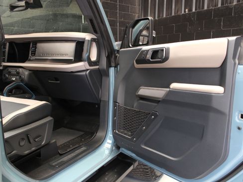 Used 2023 Ford Bronco Badlands image 14