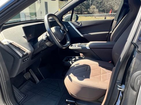 Used 2024 BMW iX xDrive50 w/ Sport Package image 11