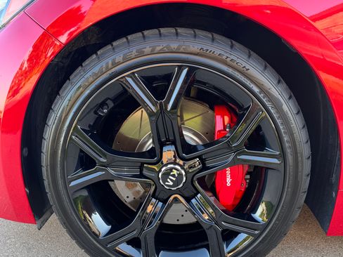 Used 2018 Kia Stinger GT1 RWD image 9