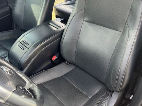 Used 2016 Toyota Highlander Limited Platinum image 12