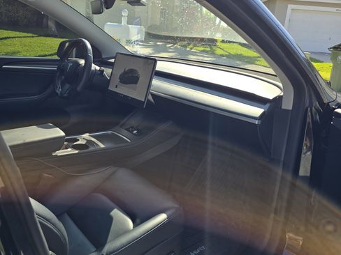 Used 2023 Tesla Model Y Performance AWD/4WD image 8