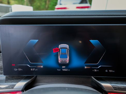Used 2023 BMW i7 xDrive60 AWD/4WD image 18