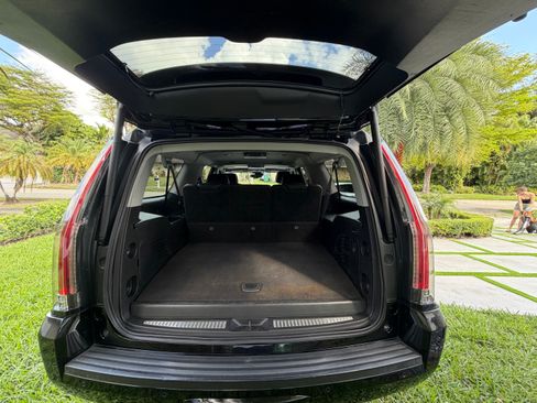 Used 2016 Cadillac Escalade ESV Luxury image 14