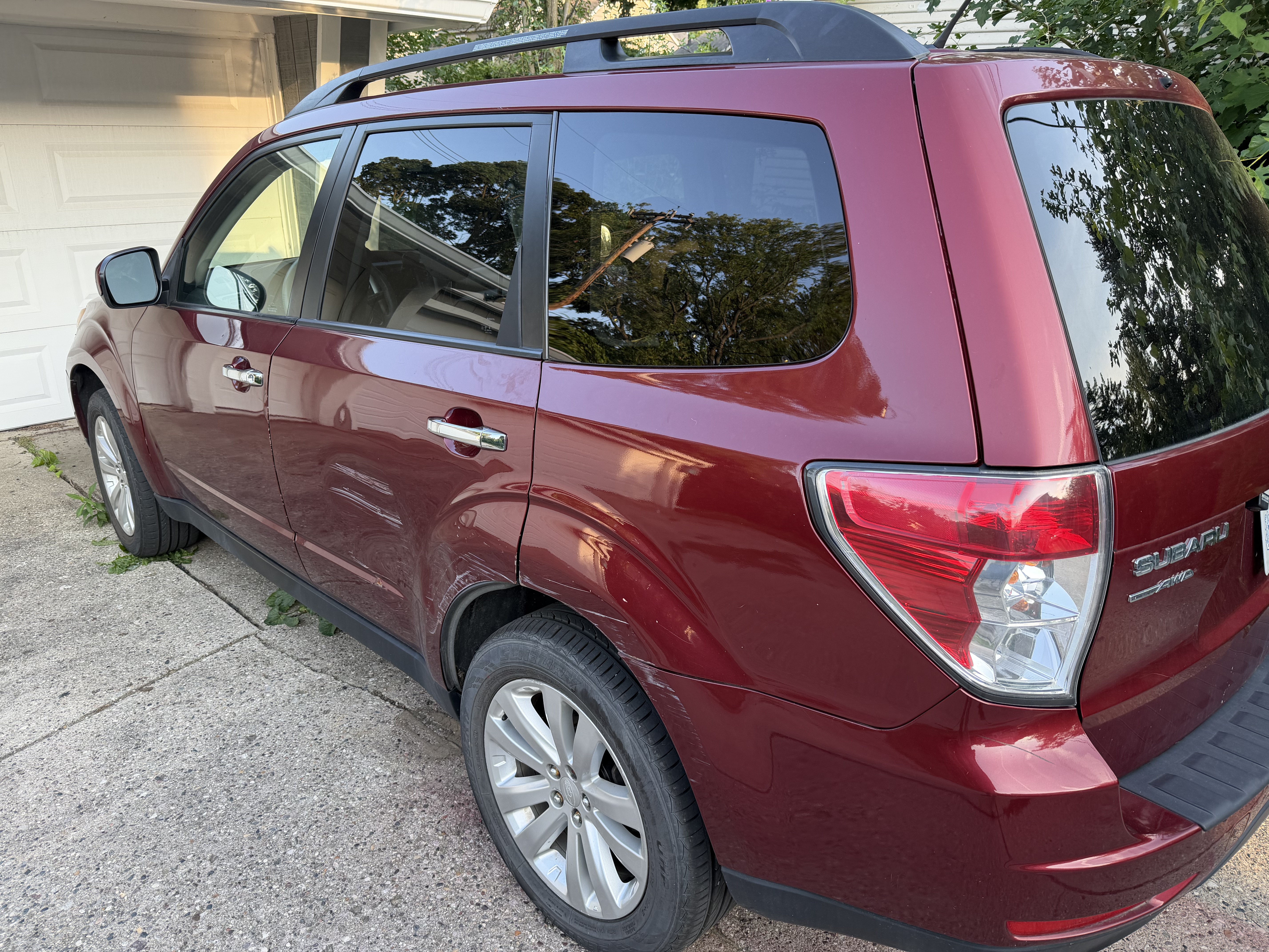 Used 2011 Subaru Forester 2.5X Limited w/ Protection Group 3 AWD/4WD image 2