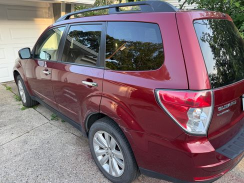 Used 2011 Subaru Forester 2.5X Limited w/ Protection Group 3 AWD/4WD image 2