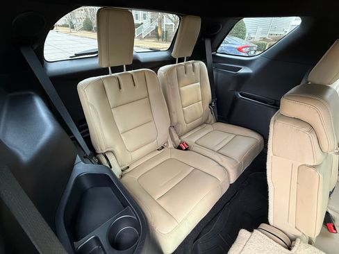 Used 2016 Ford Explorer Limited image 14