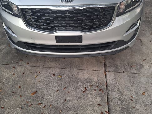 Used 2019 Kia Sedona L image 8