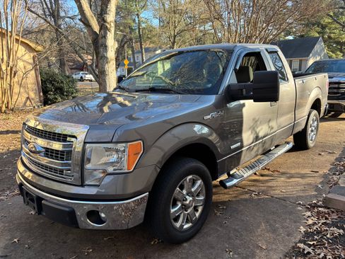 Used 2013 Ford F150 XLT w/ XLT Chrome Pkg image 13