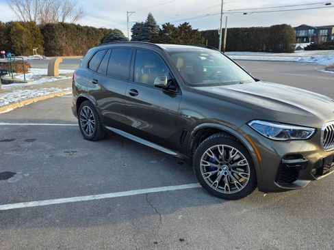 Used 2022 BMW X5 xDrive45e w/ M Sport Package image 4