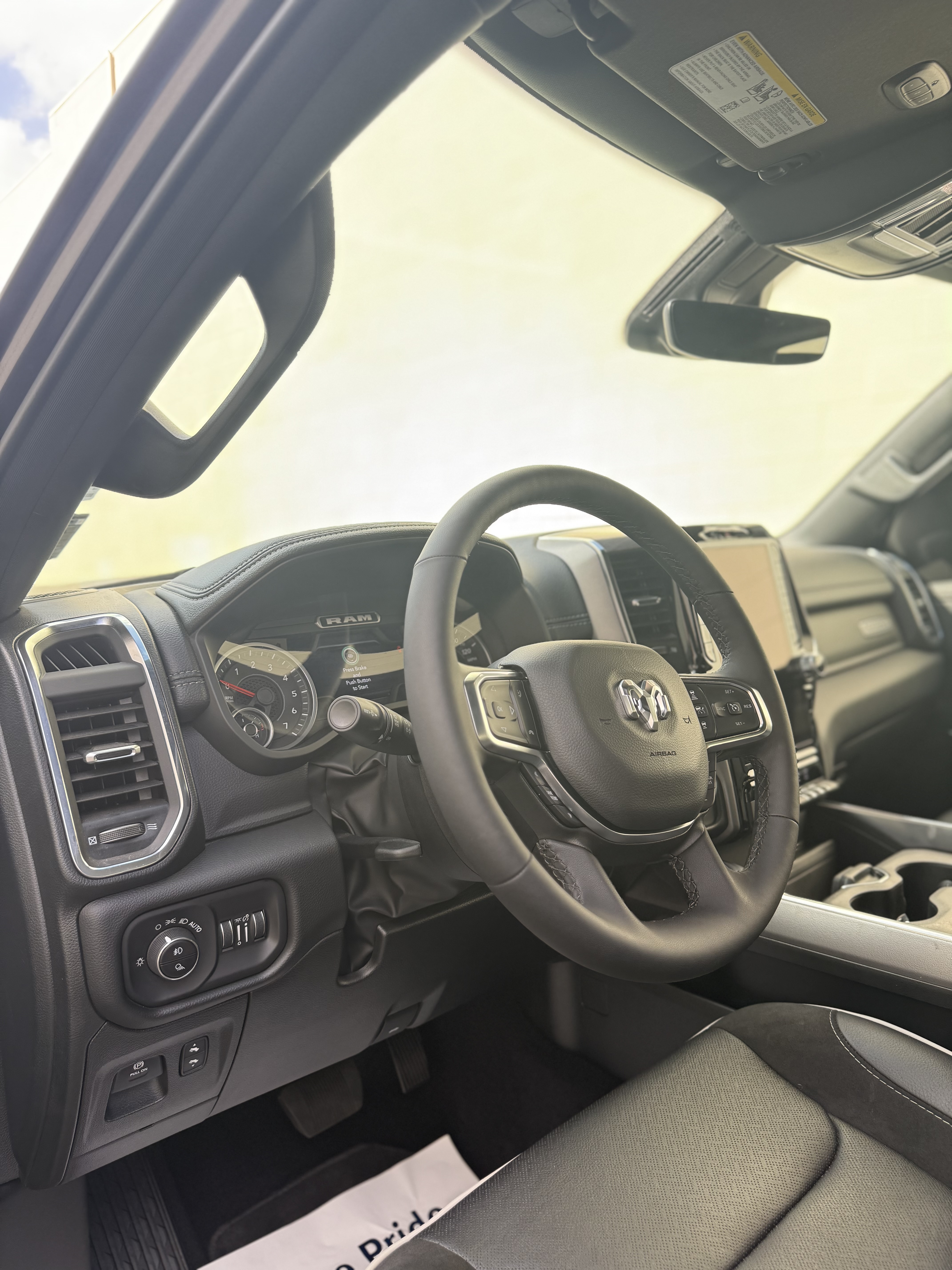 Used 2026 RAM 1500 Laramie AWD/4WD image 14