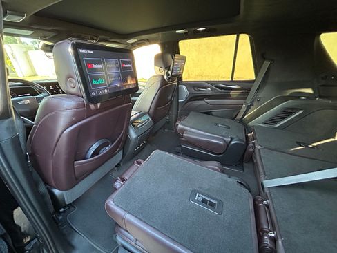 Used 2022 Cadillac Escalade Sport Platinum image 16