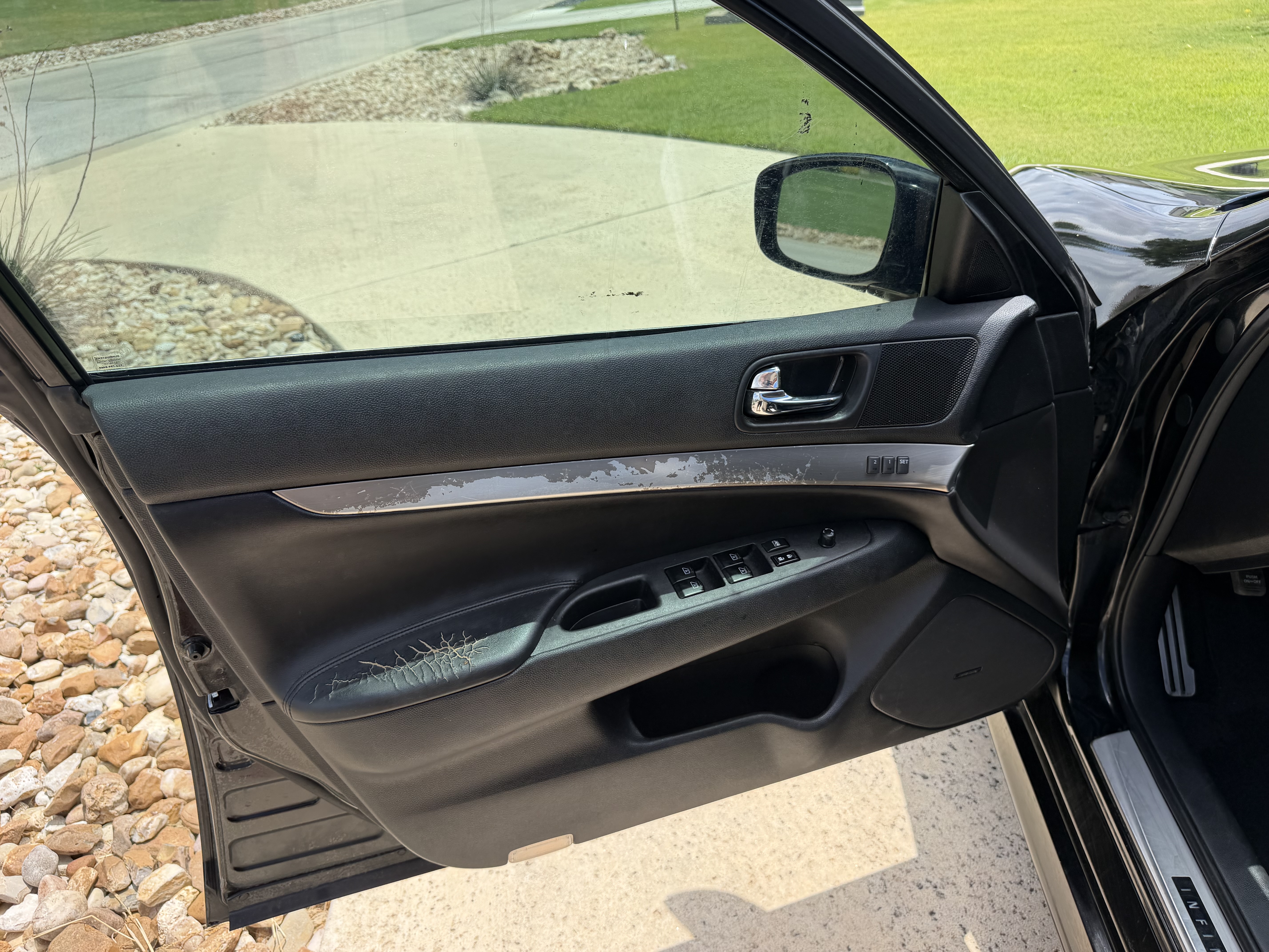 Used 2011 INFINITI G37 Journey w/ Sport Pkg - RWD image 6