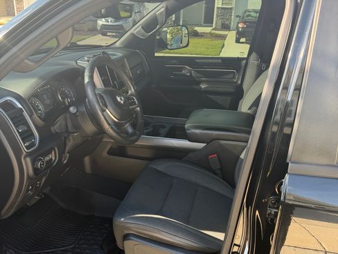 Used 2019 RAM 1500 Big Horn AWD/4WD image 12