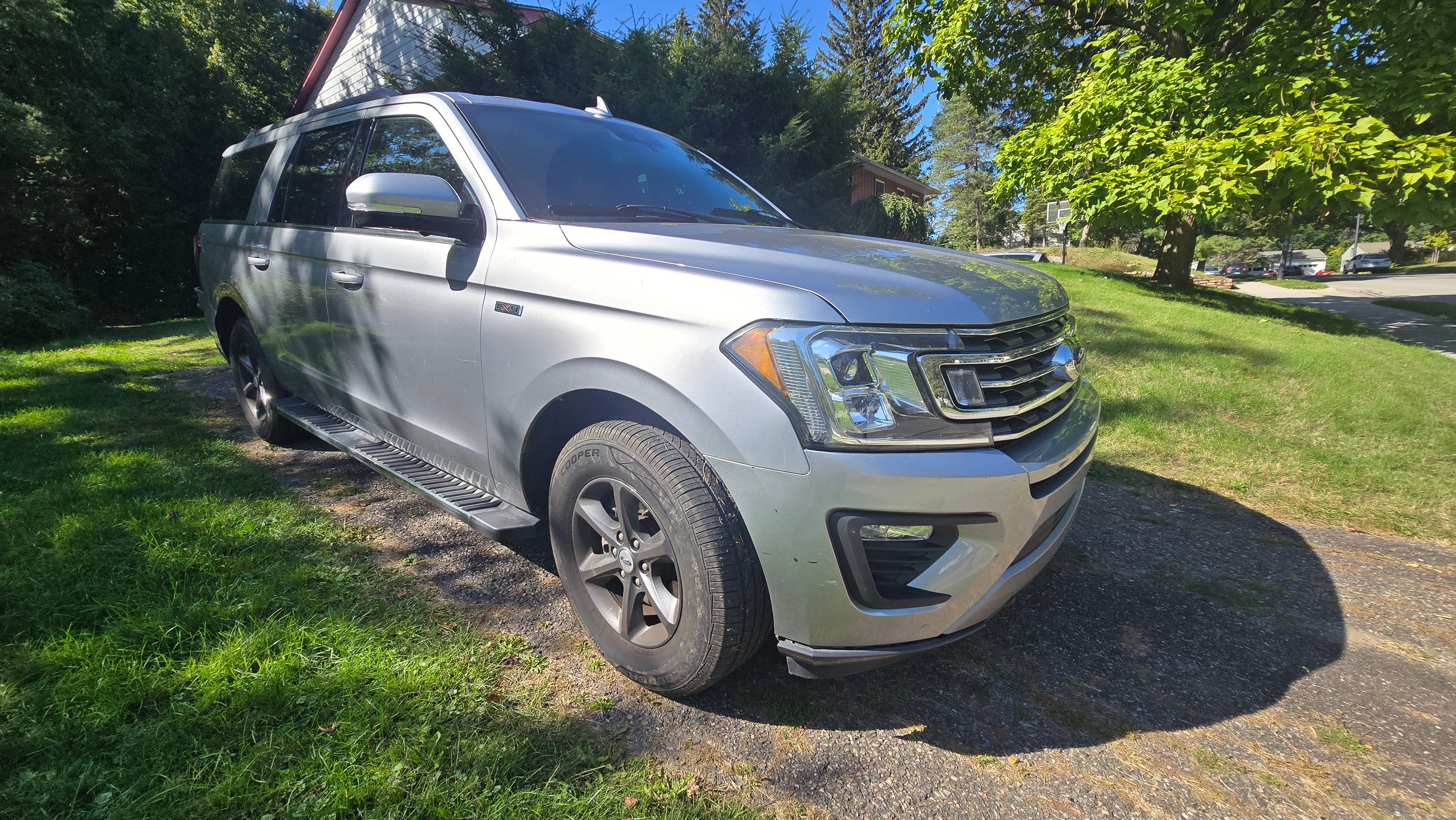 Used 2021 Ford Expedition Max XLT AWD/4WD image 2