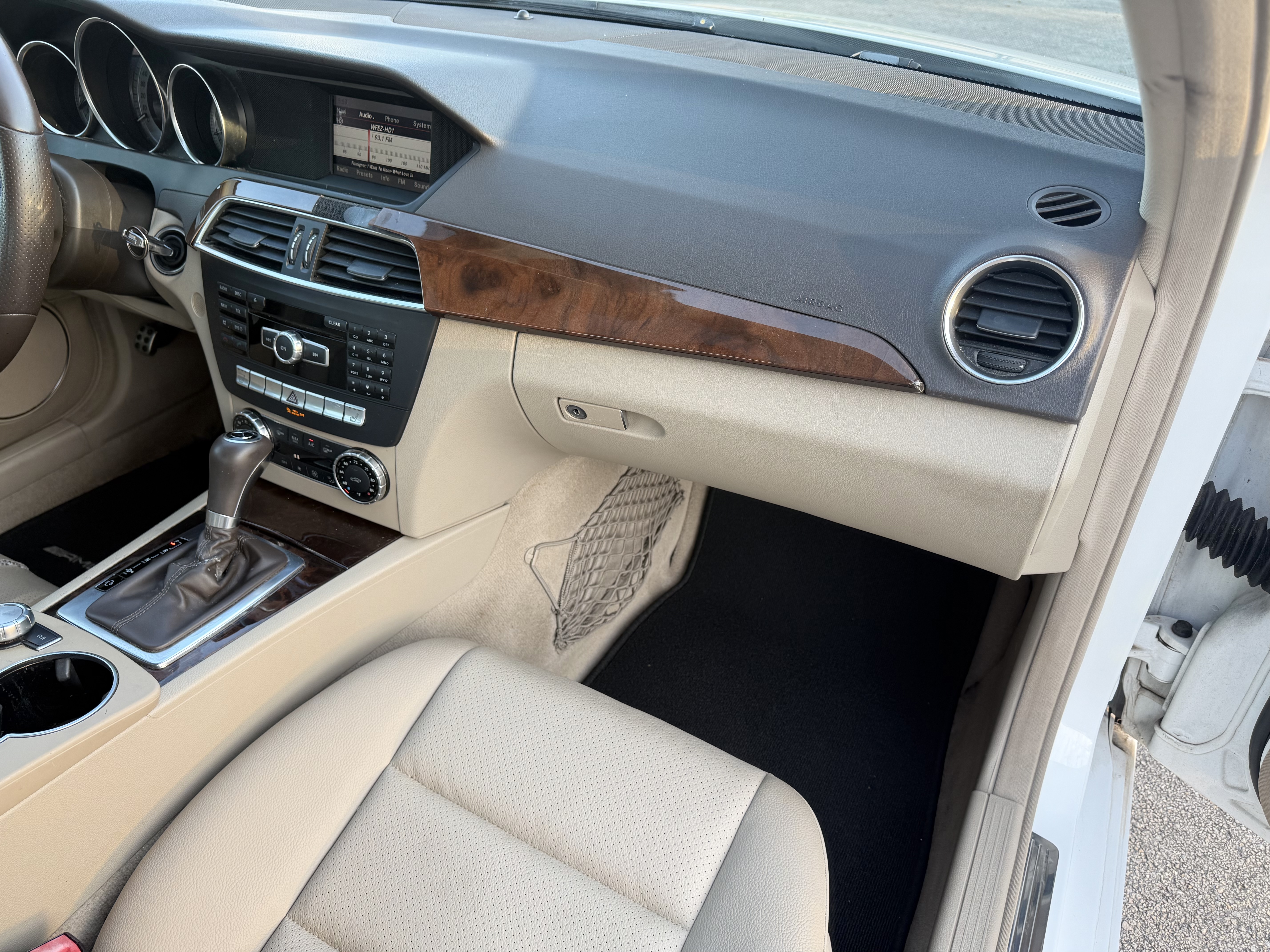 Used 2014 Mercedes-Benz C 250 Sedan image 14