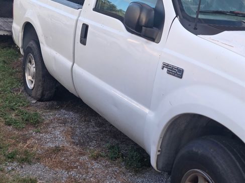 Used 2001 Ford F250 2WD Regular Cab Super Duty image 5