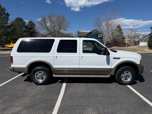 Used 2005 Ford Excursion Eddie Bauer image 1
