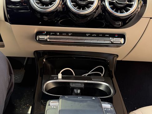 Used 2022 Mercedes-Benz CLA 250 image 10