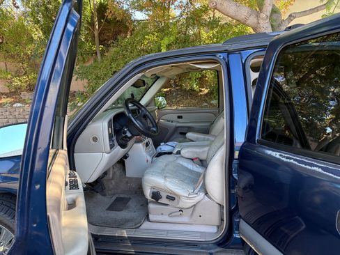 Used 2002 Chevrolet Tahoe LS image 5