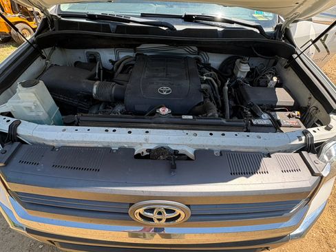 Used 2014 Toyota Tundra SR5 AWD/4WD image 6