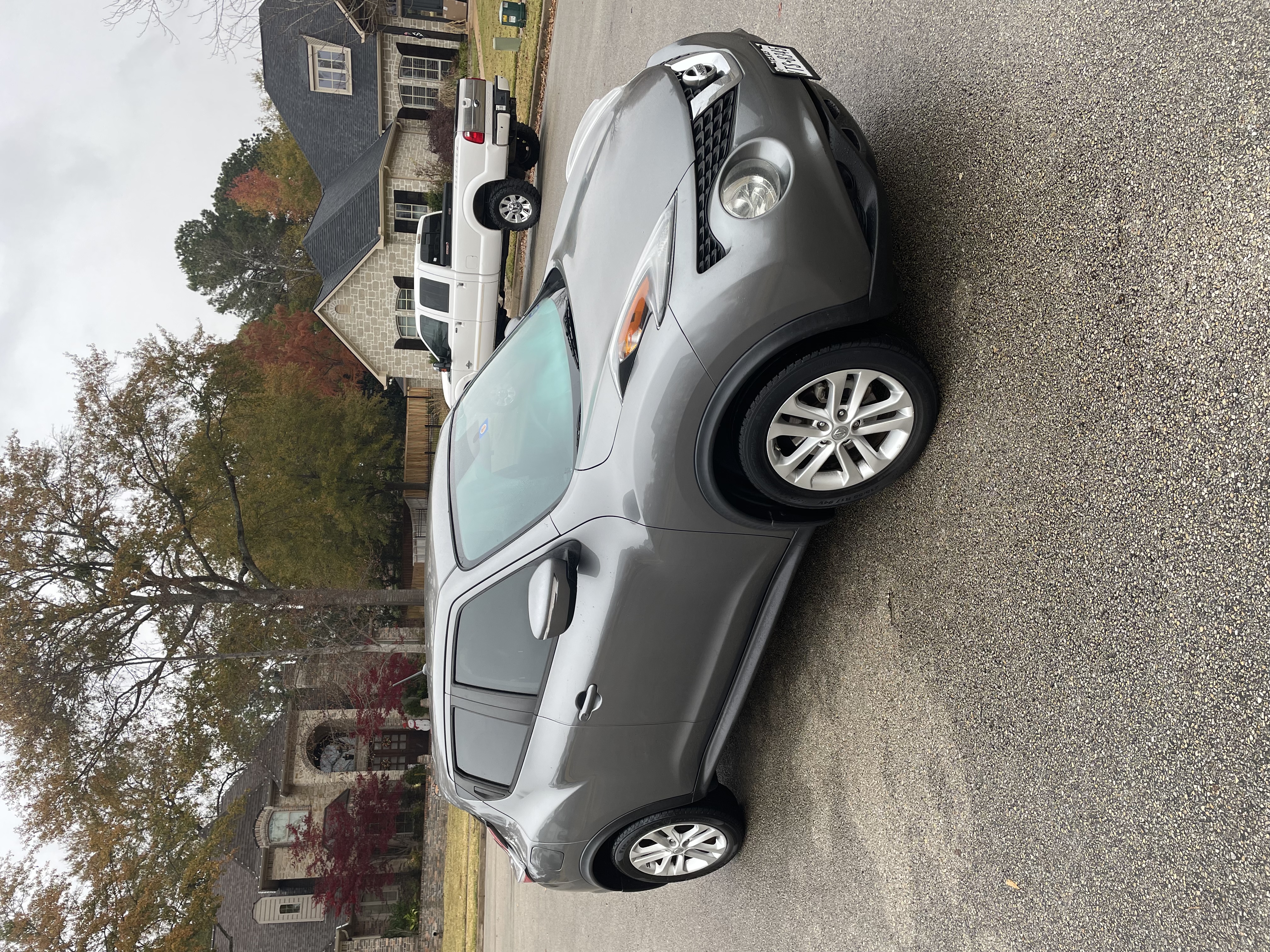 Used 2016 Nissan Juke S FWD image 5