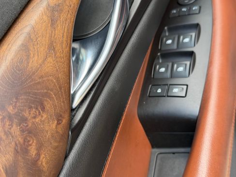 Used 2020 Cadillac Escalade Premium Luxury w/ Escalade Sport Edition AWD/4WD image 16
