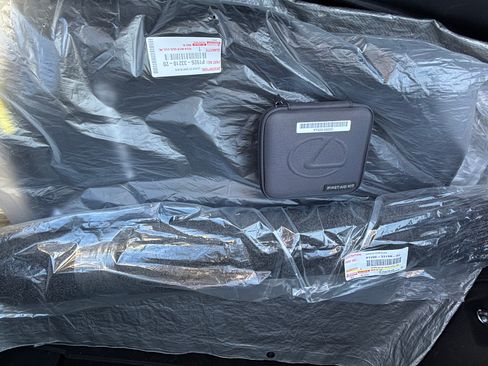 Used 2023 Lexus ES 250 w/ Premium Package image 14