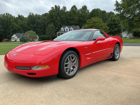 Used 2003 Chevrolet Corvette Z06 w/ Memory Package, 3 Drivers RWD image 2