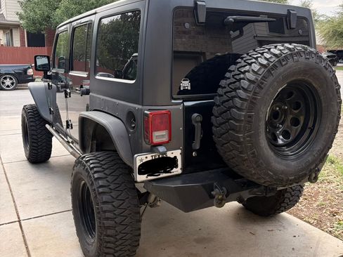Used 2012 Jeep Wrangler Unlimited Sport AWD/4WD image 5