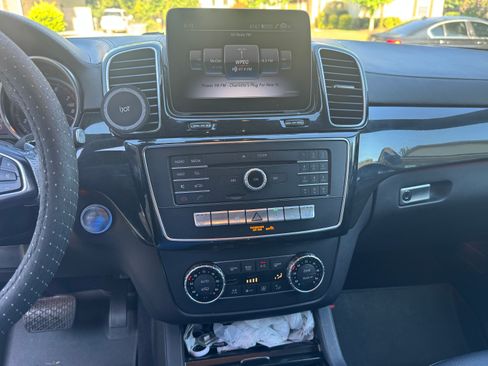 Used 2019 Mercedes-Benz GLS 450 4MATIC image 11