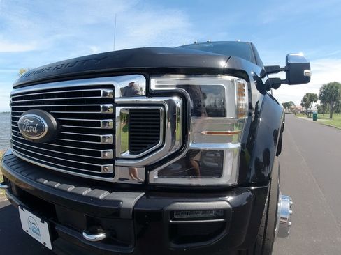 Used 2020 Ford F450 Platinum w/ FX4 Off-Road Package image 2