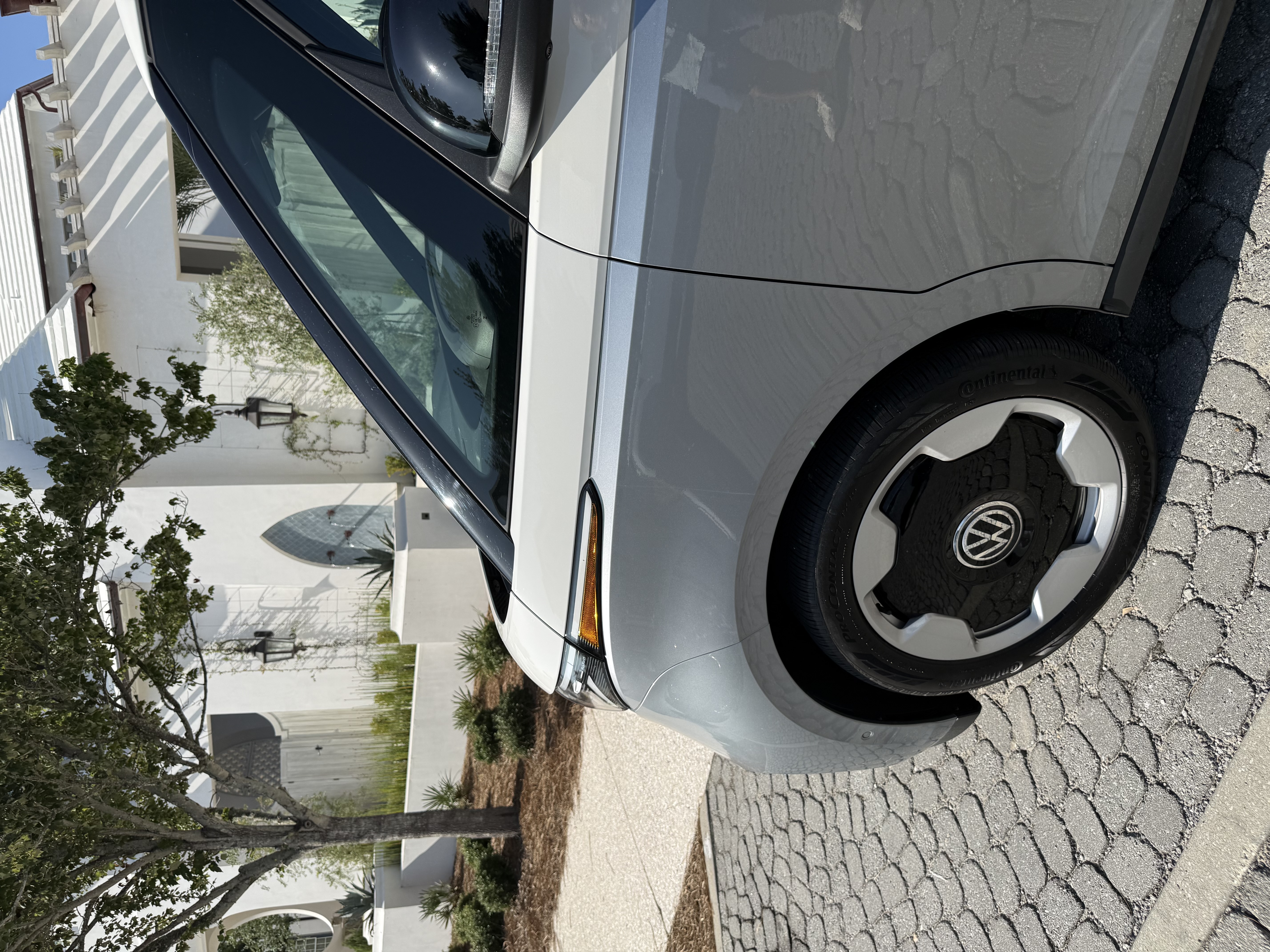Used 2025 Volkswagen ID. Buzz Pro S Plus RWD image 5